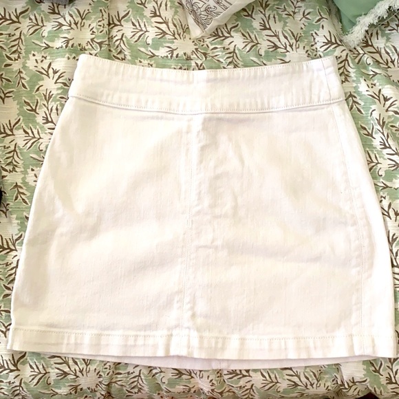 Sexy white skirt 🤍 - Picture 2 of 3